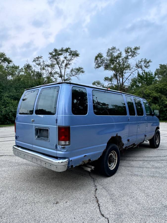 Ford-e350-club-wagon-1996-blue-5