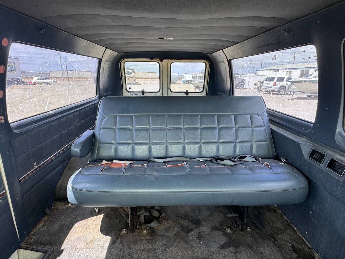 Ford-e350-passenger-van-1991-white-15