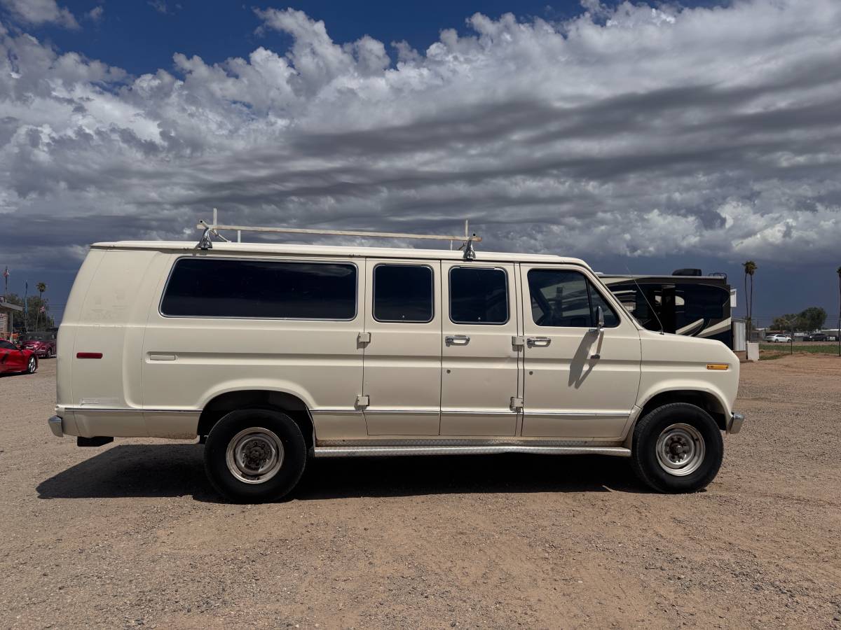 Ford-e350-passenger-van-1991-white-7