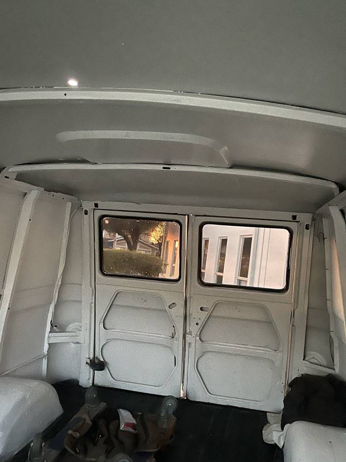 Ford-econoline-1962-white-11
