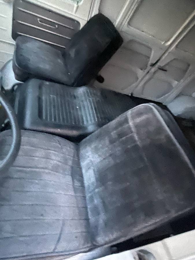 Ford-econoline-1962-white-13