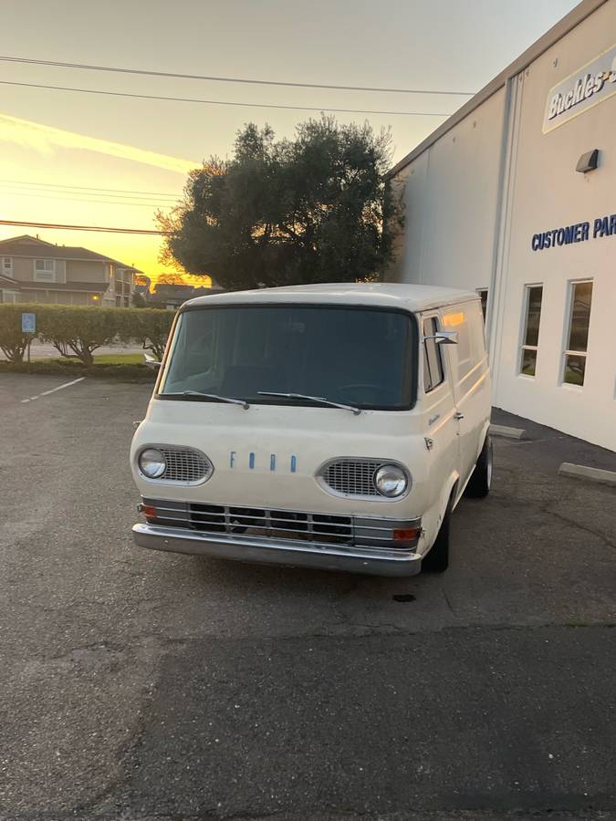 Ford-econoline-1962-white-16