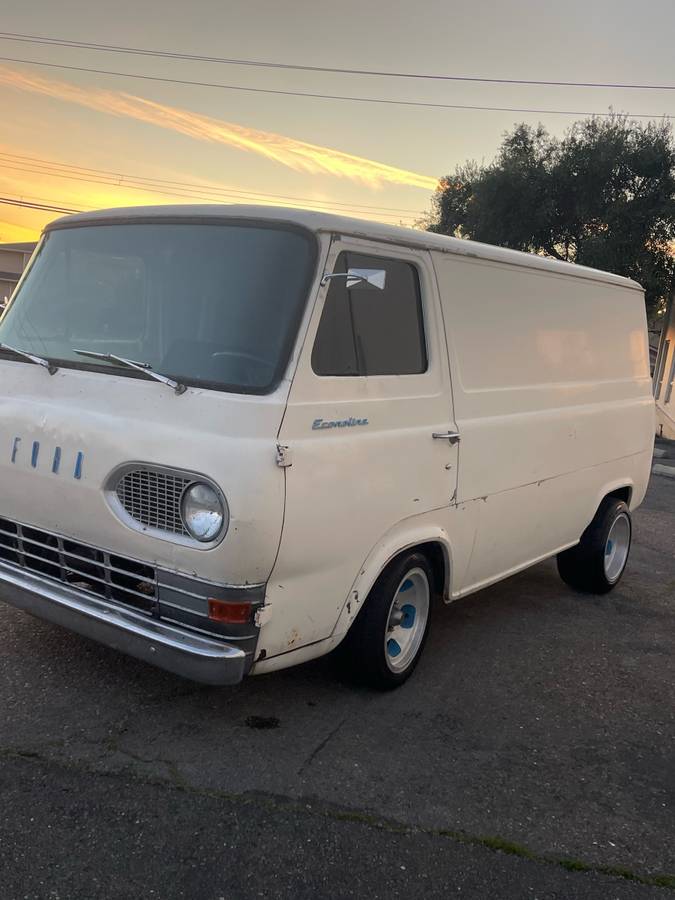 Ford-econoline-1962-white-17