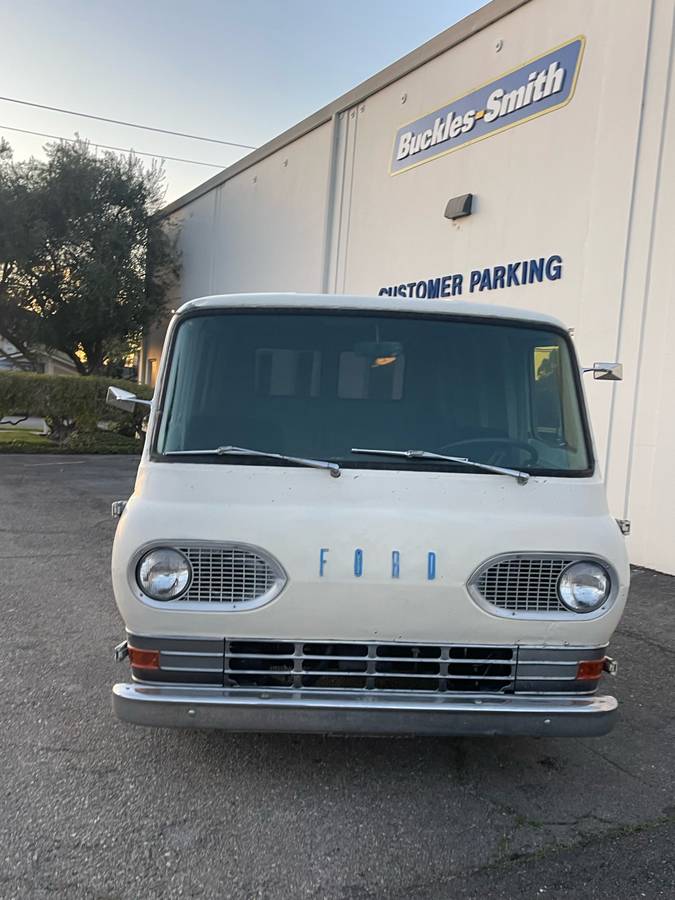 Ford-econoline-1962-white-18