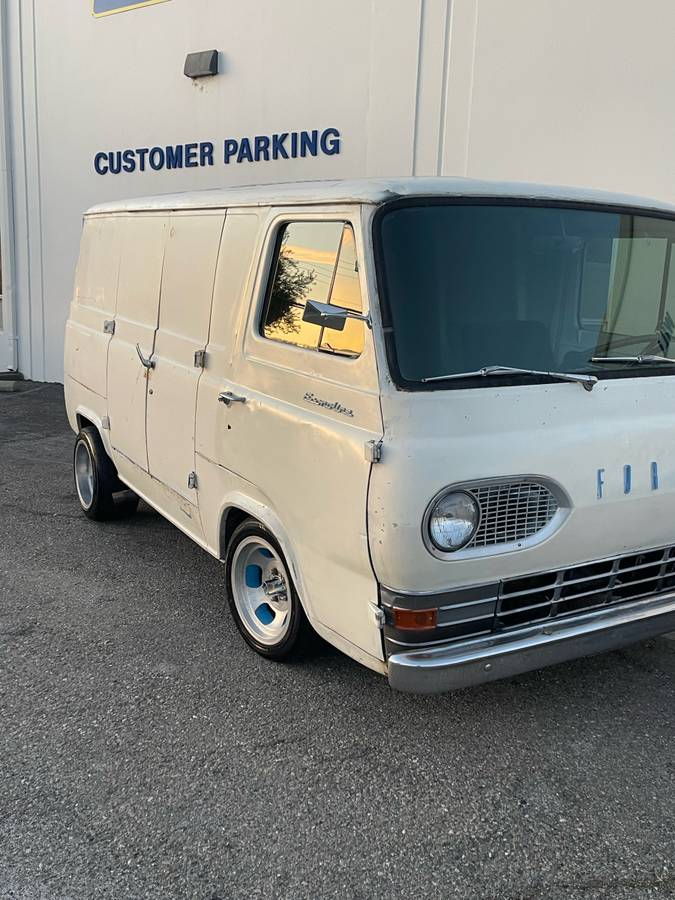 Ford-econoline-1962-white-2