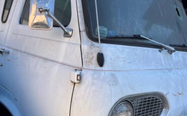 Ford-econoline-1965-white-10