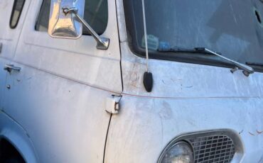 Ford-econoline-1965-white-7