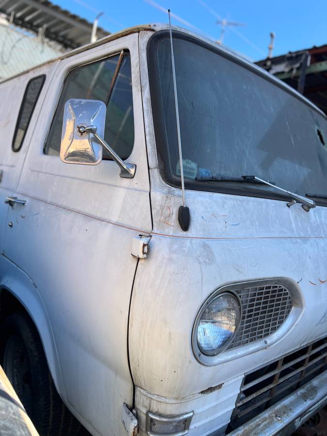 Ford-econoline-1965-white-7