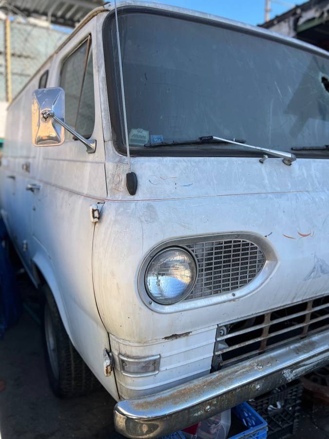 Ford-econoline-1965-white-9