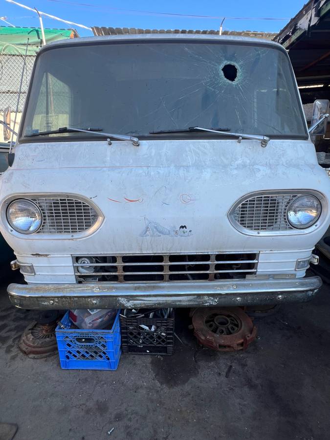 Ford-econoline-1965-white