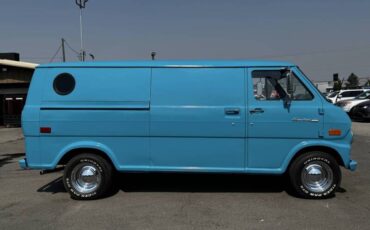 Ford-econoline-1973-blue-5