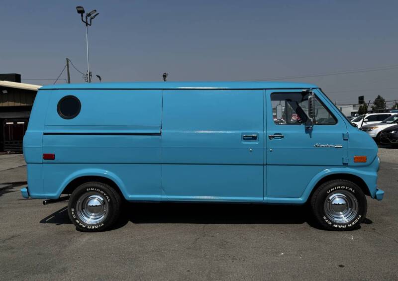 Ford-econoline-1973-blue-5