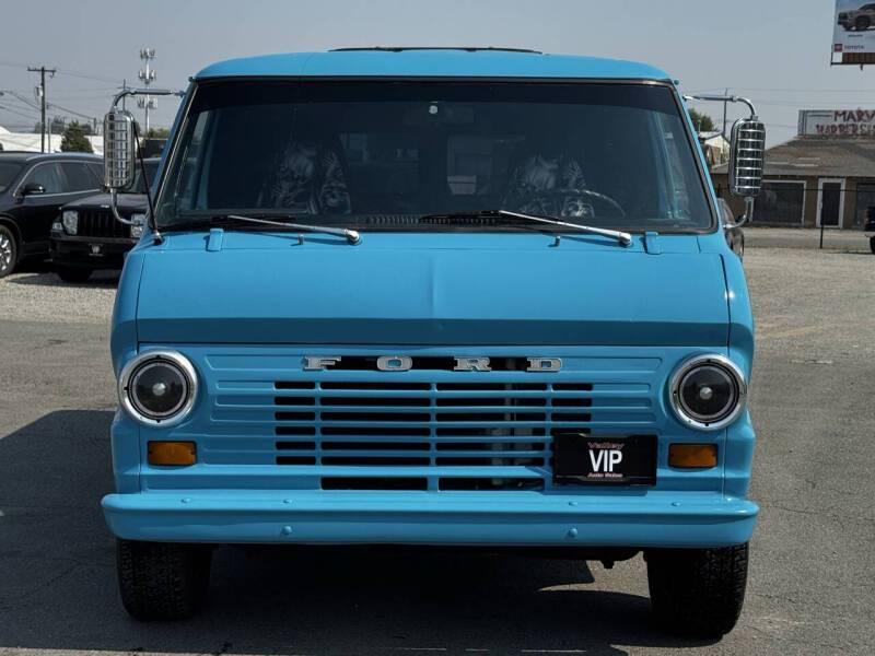 Ford-econoline-1973-blue