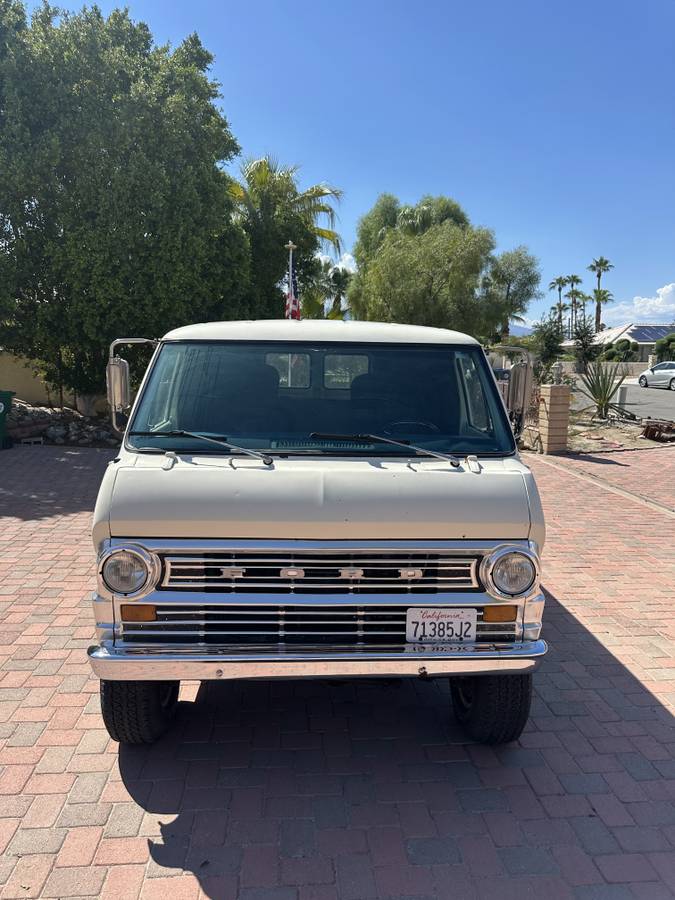 Ford-econoline-1974-10