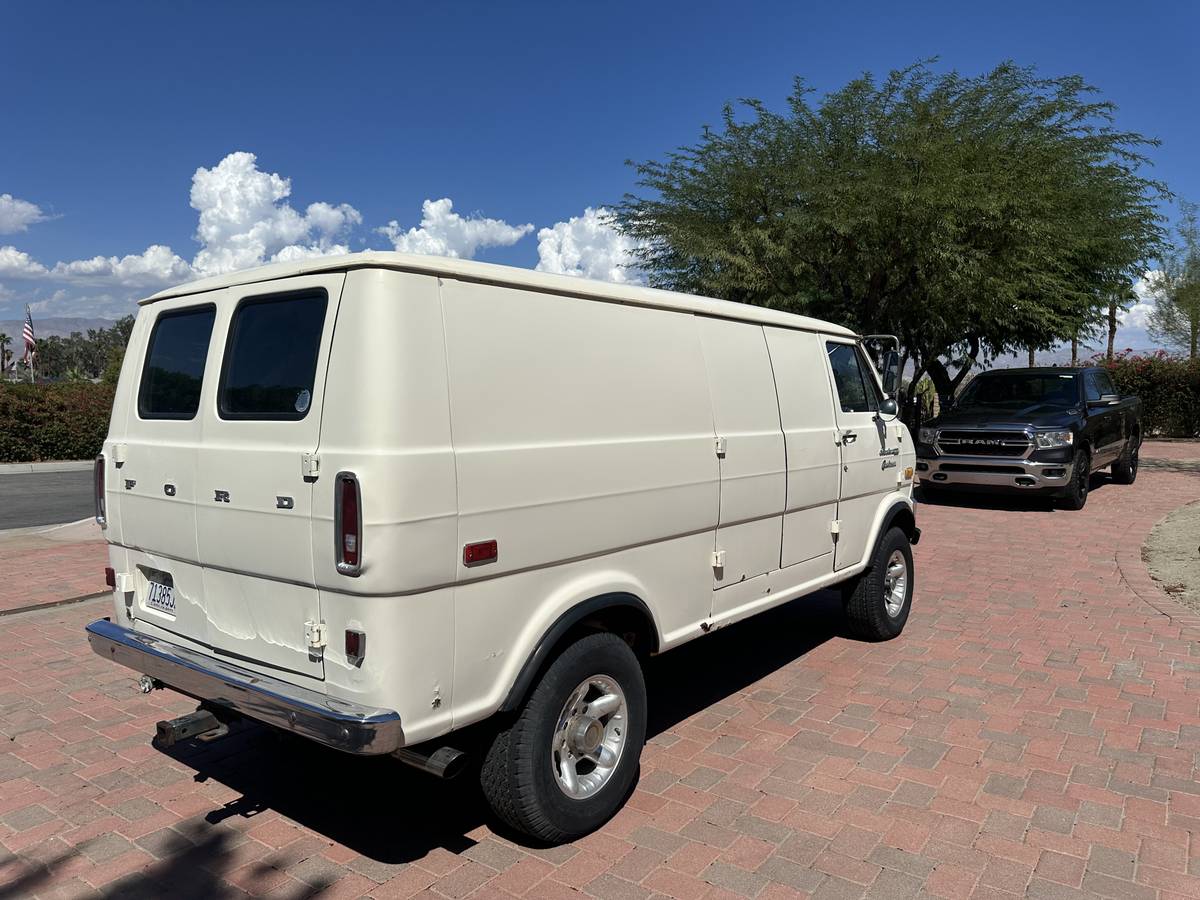 Ford-econoline-1974-12
