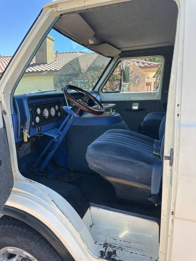 Ford-econoline-1974-15