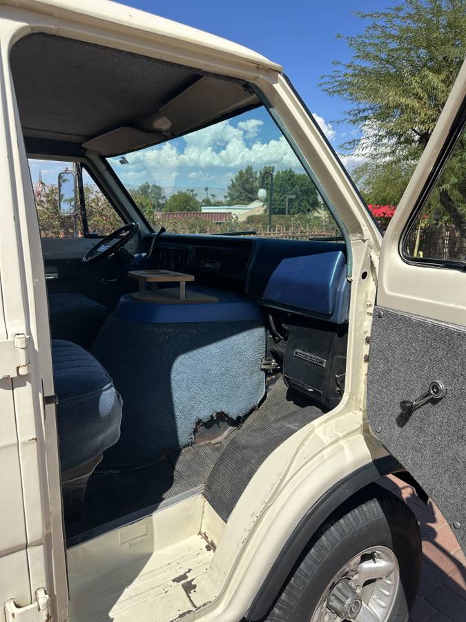 Ford-econoline-1974-5
