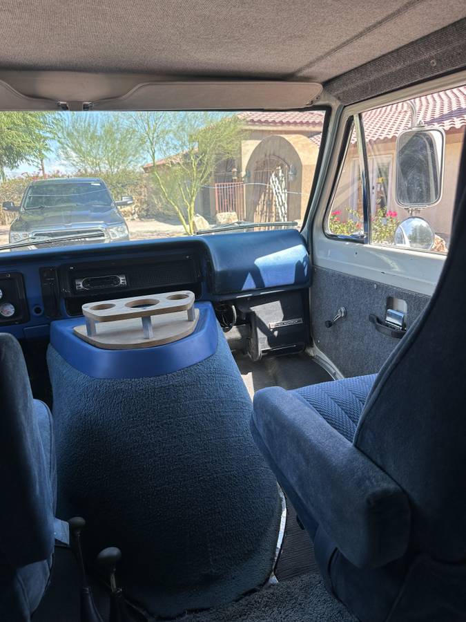 Ford-econoline-1974-6