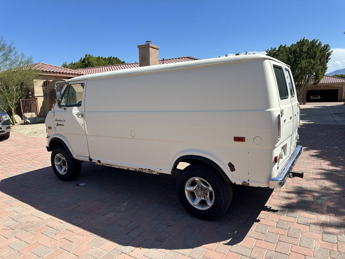 Ford-econoline-1974-9