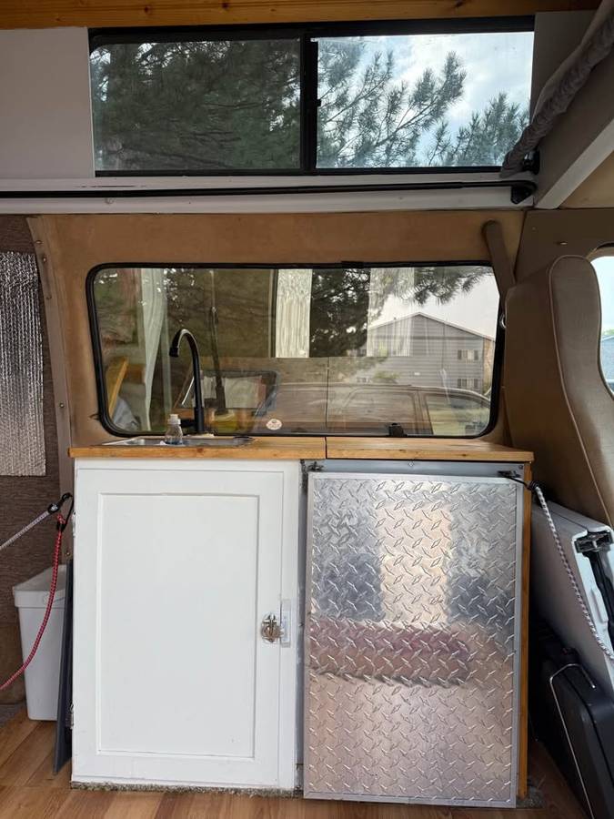 Ford-econoline-1986-4