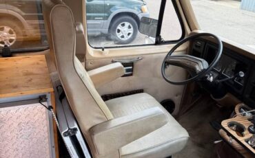 Ford-econoline-1986-5