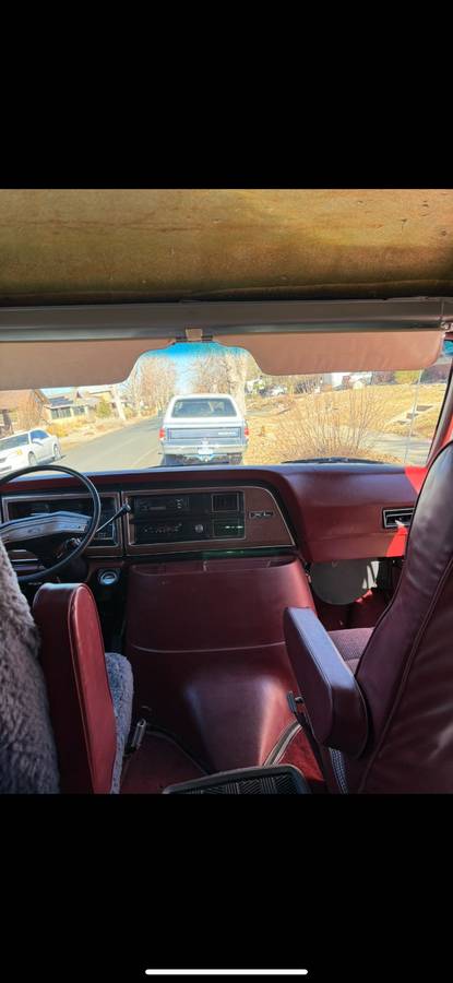Ford-econoline-1986-silver-1