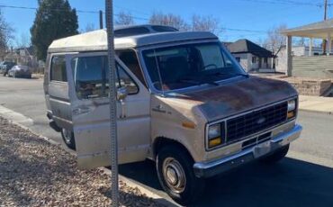 Ford-econoline-1986-silver-3