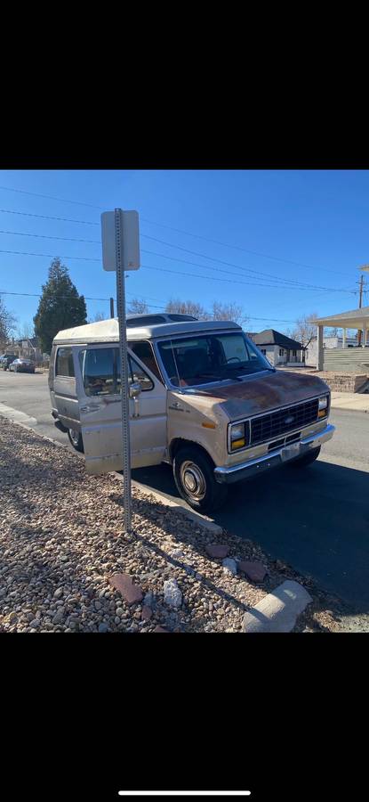 Ford-econoline-1986-silver-3