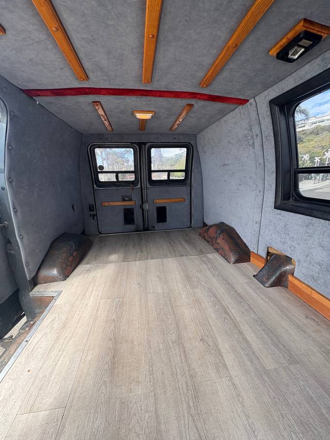 Ford-econoline-cargo-van-1989-grey-14