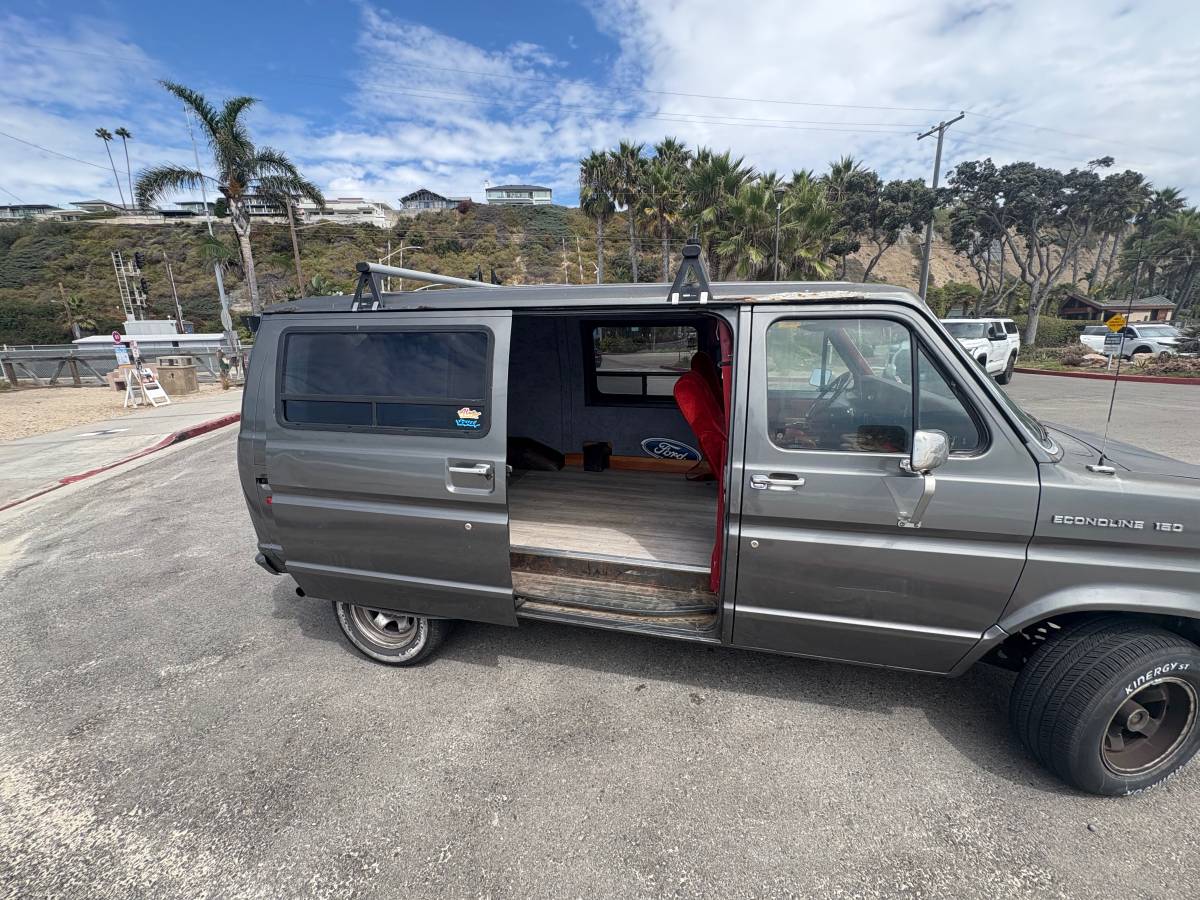 Ford-econoline-cargo-van-1989-grey-15
