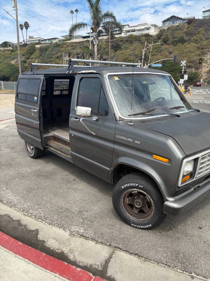 Ford-econoline-cargo-van-1989-grey-16