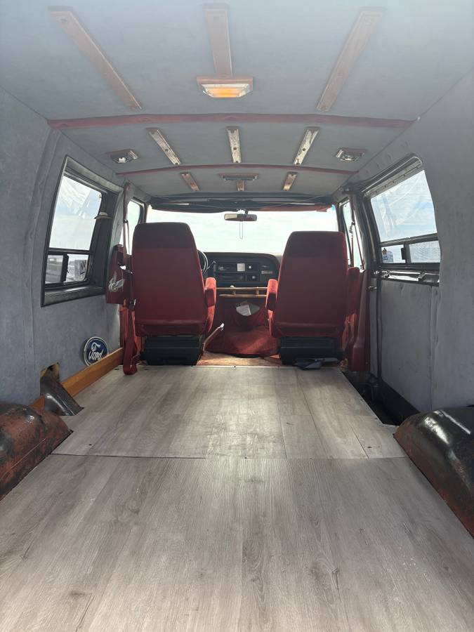 Ford-econoline-cargo-van-1989-grey-17