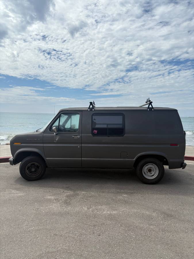 Ford-econoline-cargo-van-1989-grey-21