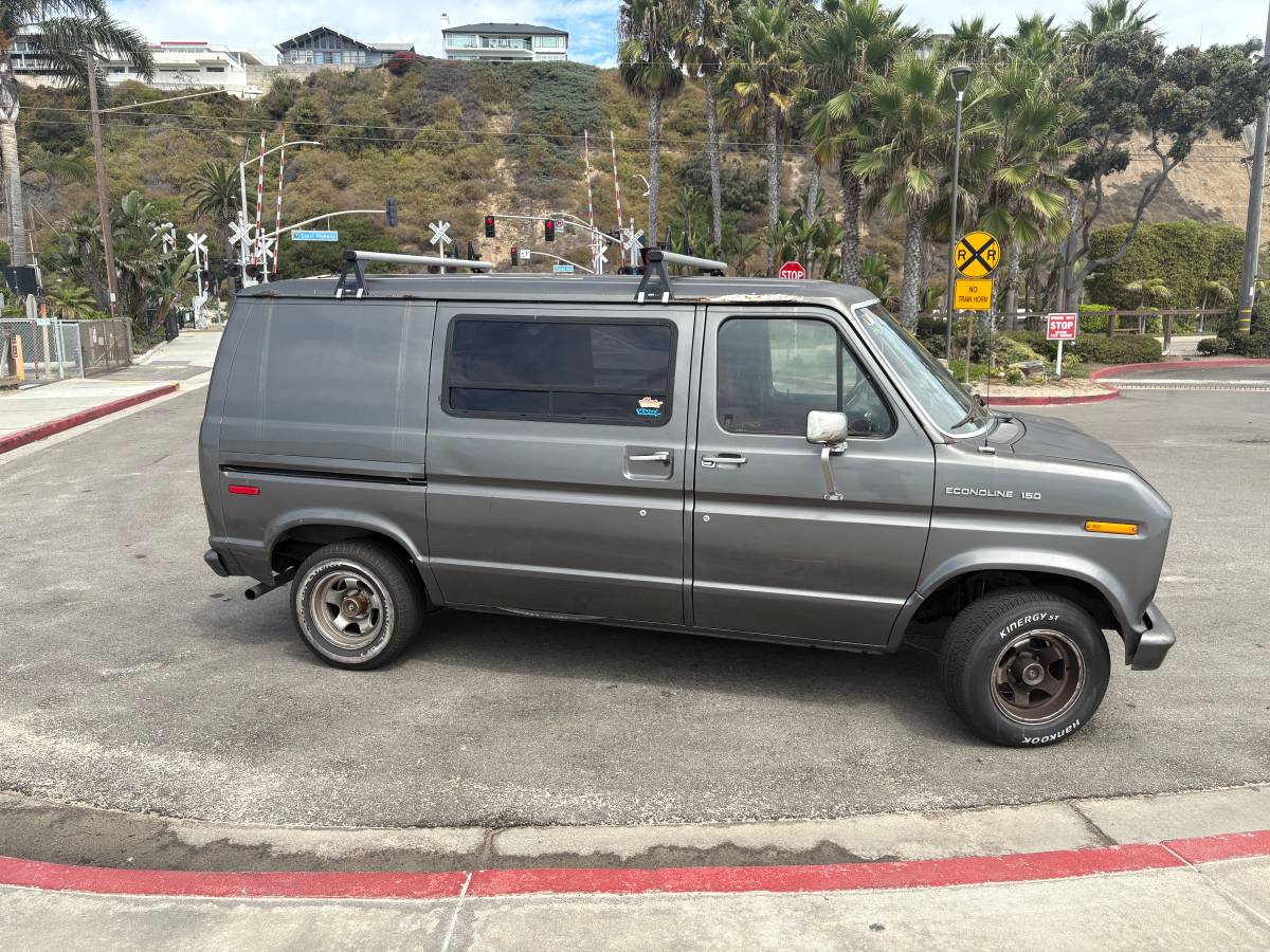 Ford-econoline-cargo-van-1989-grey-3