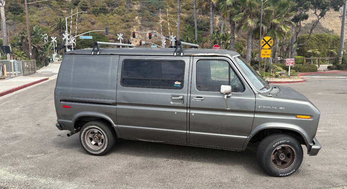 Ford-econoline-cargo-van-1989-grey-5