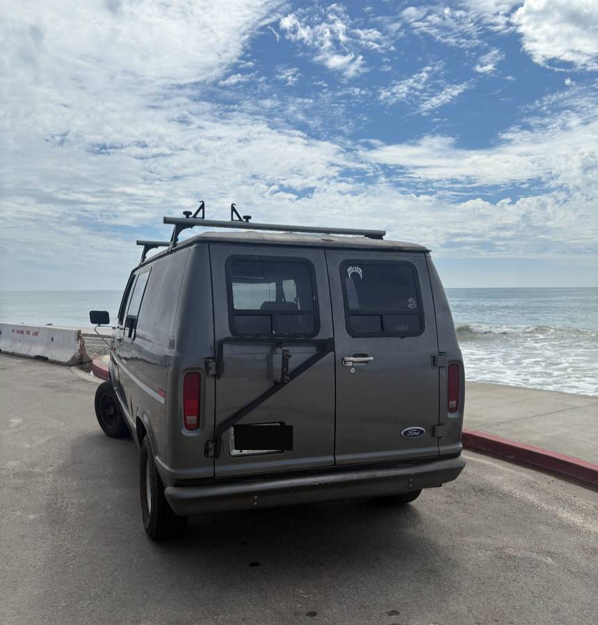 Ford-econoline-cargo-van-1989-grey-9
