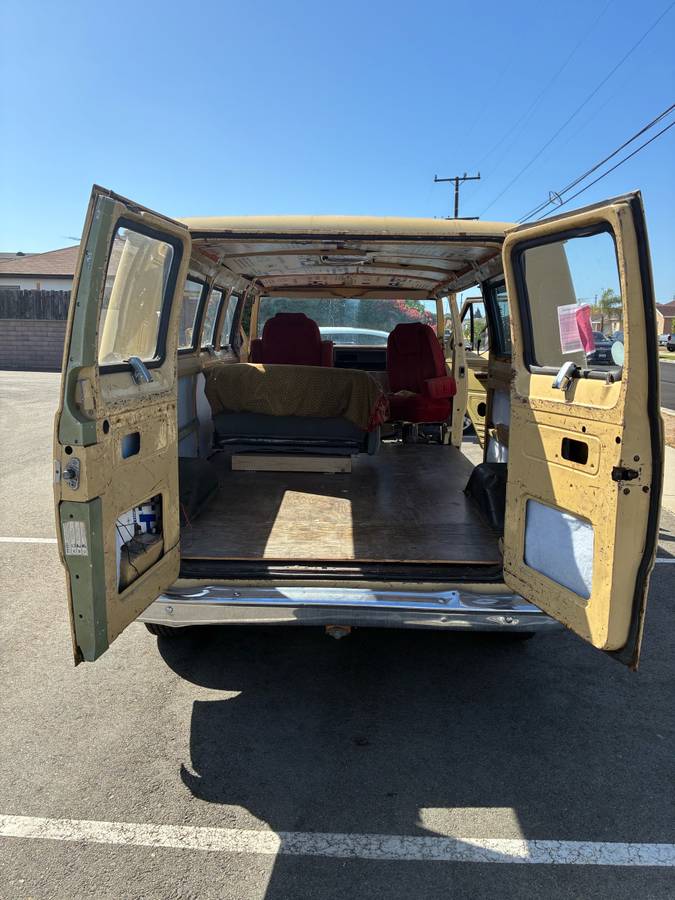 Ford-econoline-e-100-1973-yellow-16