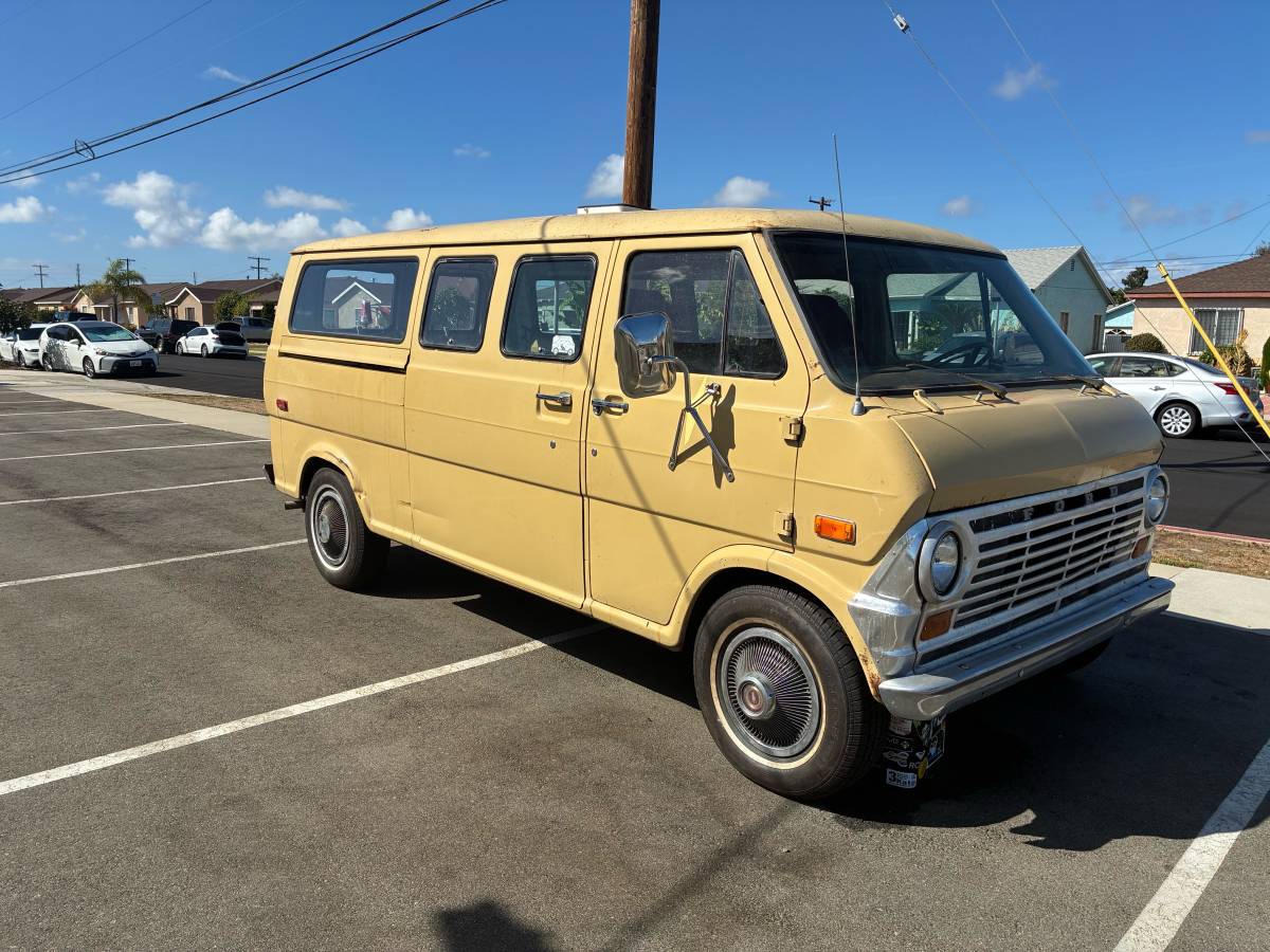 Ford-econoline-e-100-1973-yellow-3