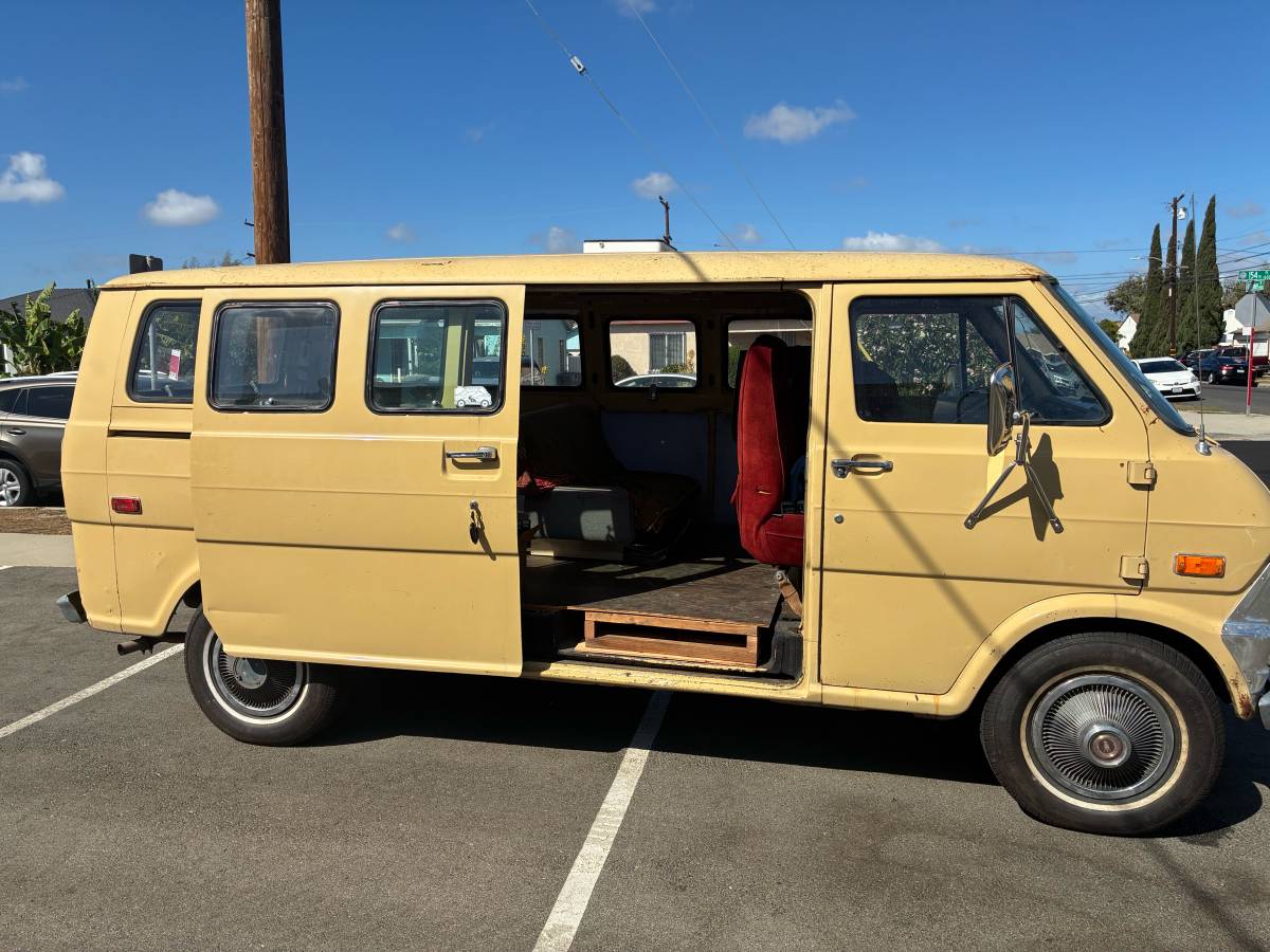Ford-econoline-e-100-1973-yellow-5