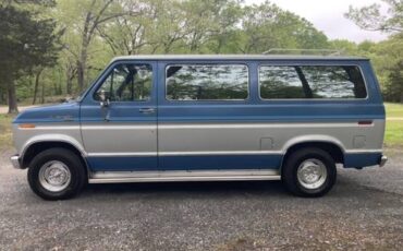 Ford-econoline-e150-cargo-van-1985-blue-1
