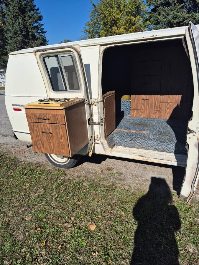 Ford-econoline-e150-cargo-van-diesel-1978-3