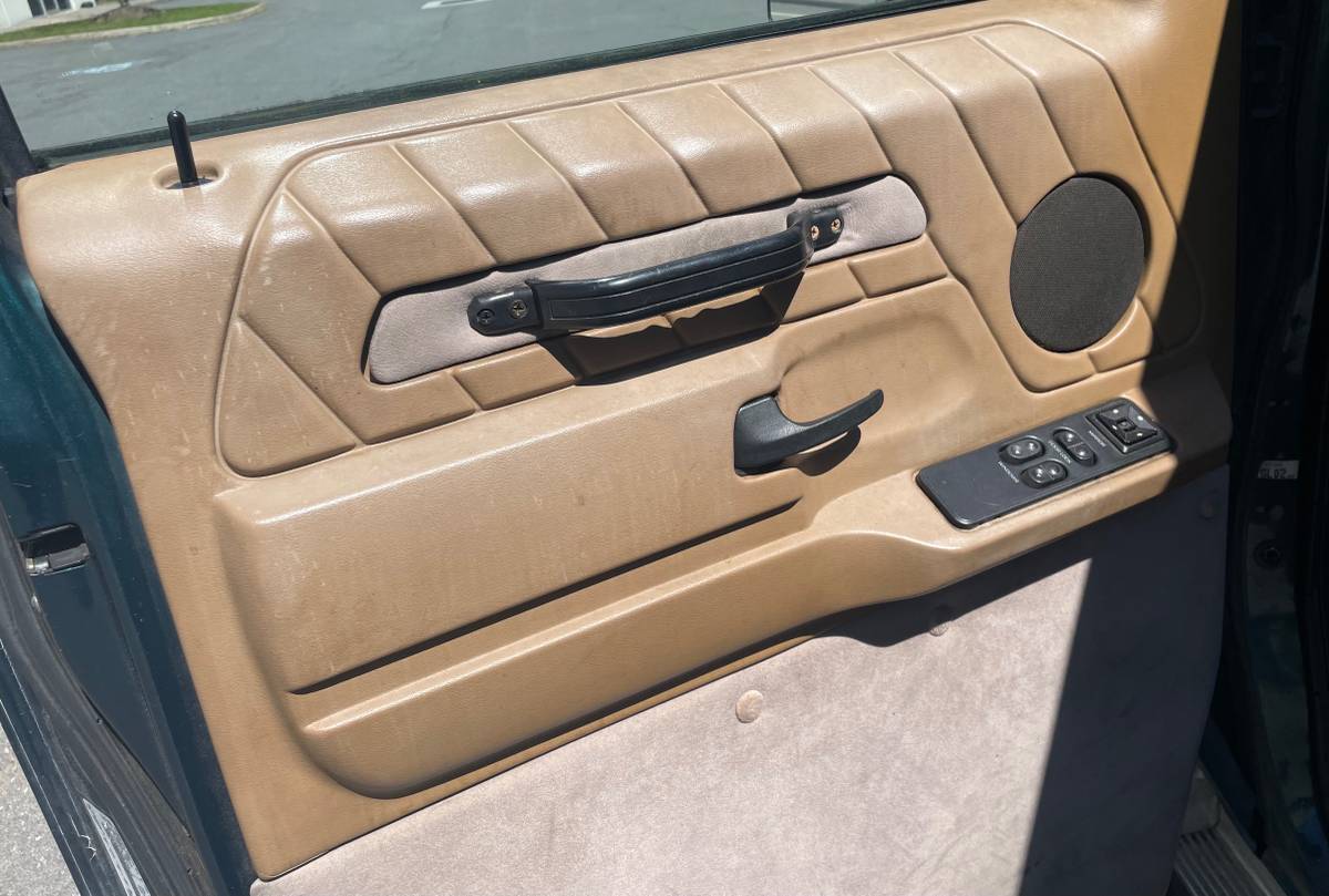 Ford-econoline-van-1994-5