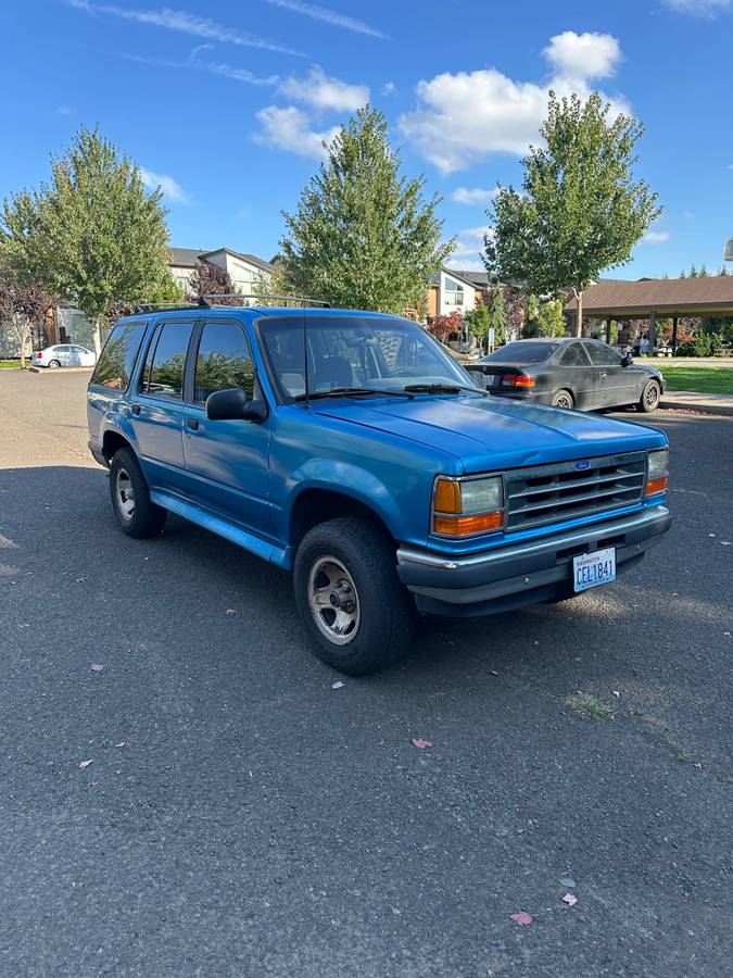 Ford-explorer-1994-blue