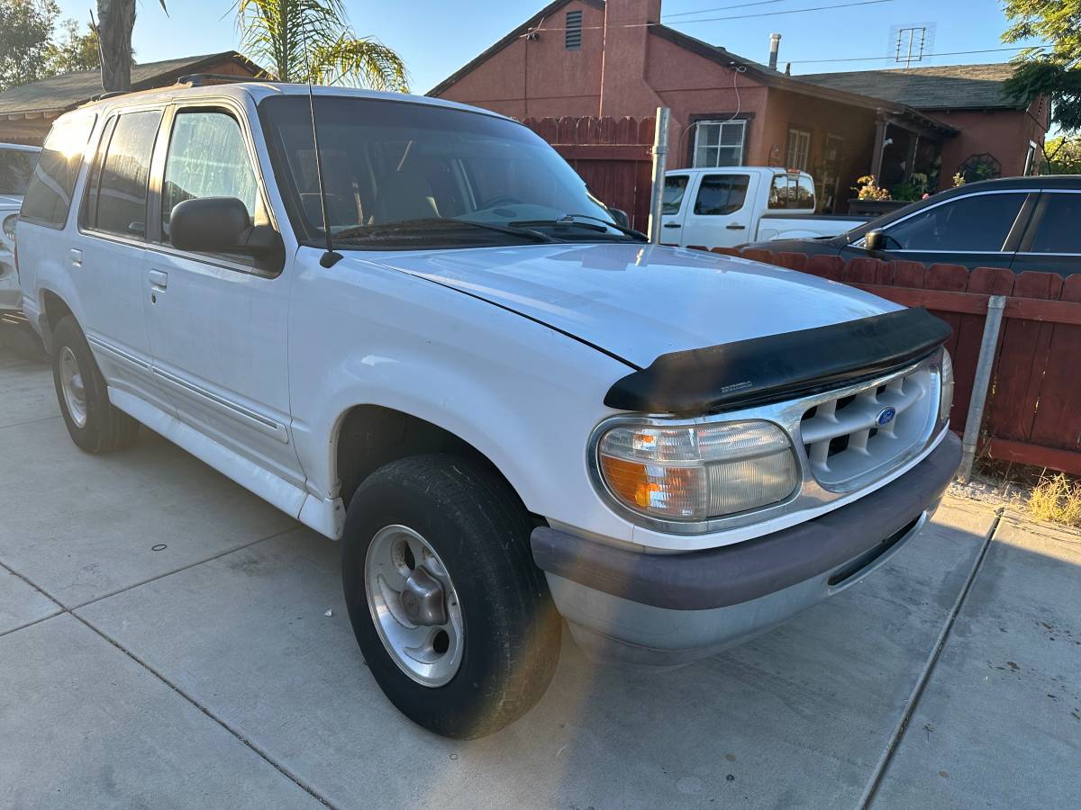 Ford-explorer-1996-1