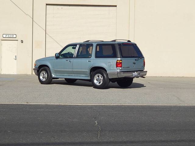 Ford-explorer-1996-11