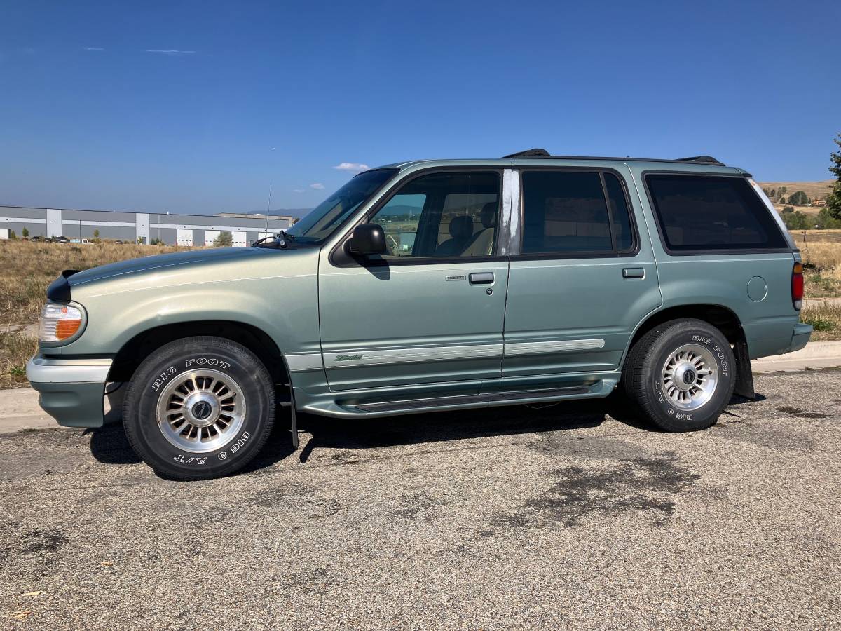 Ford-explorer-1996-11
