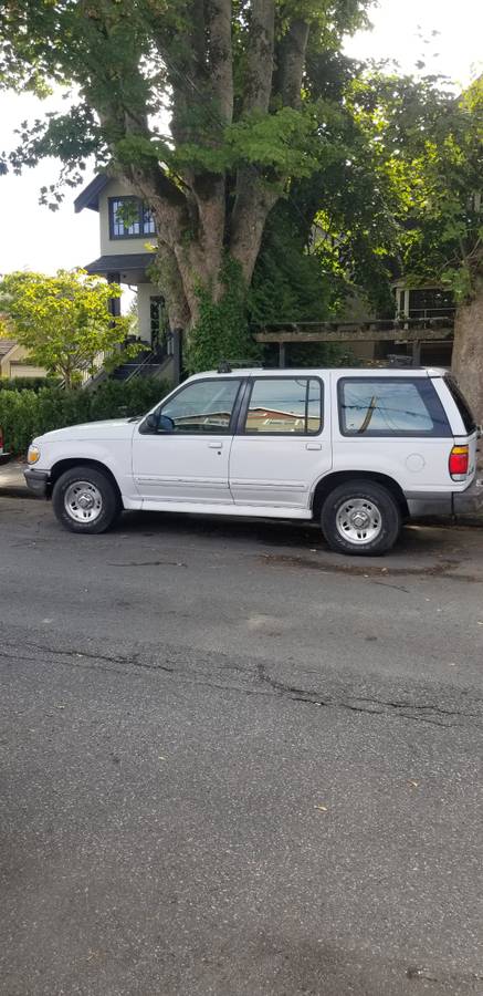 Ford-explorer-1996-white-3