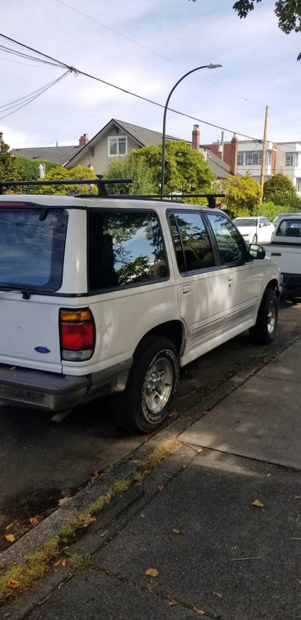 Ford-explorer-1996-white-4
