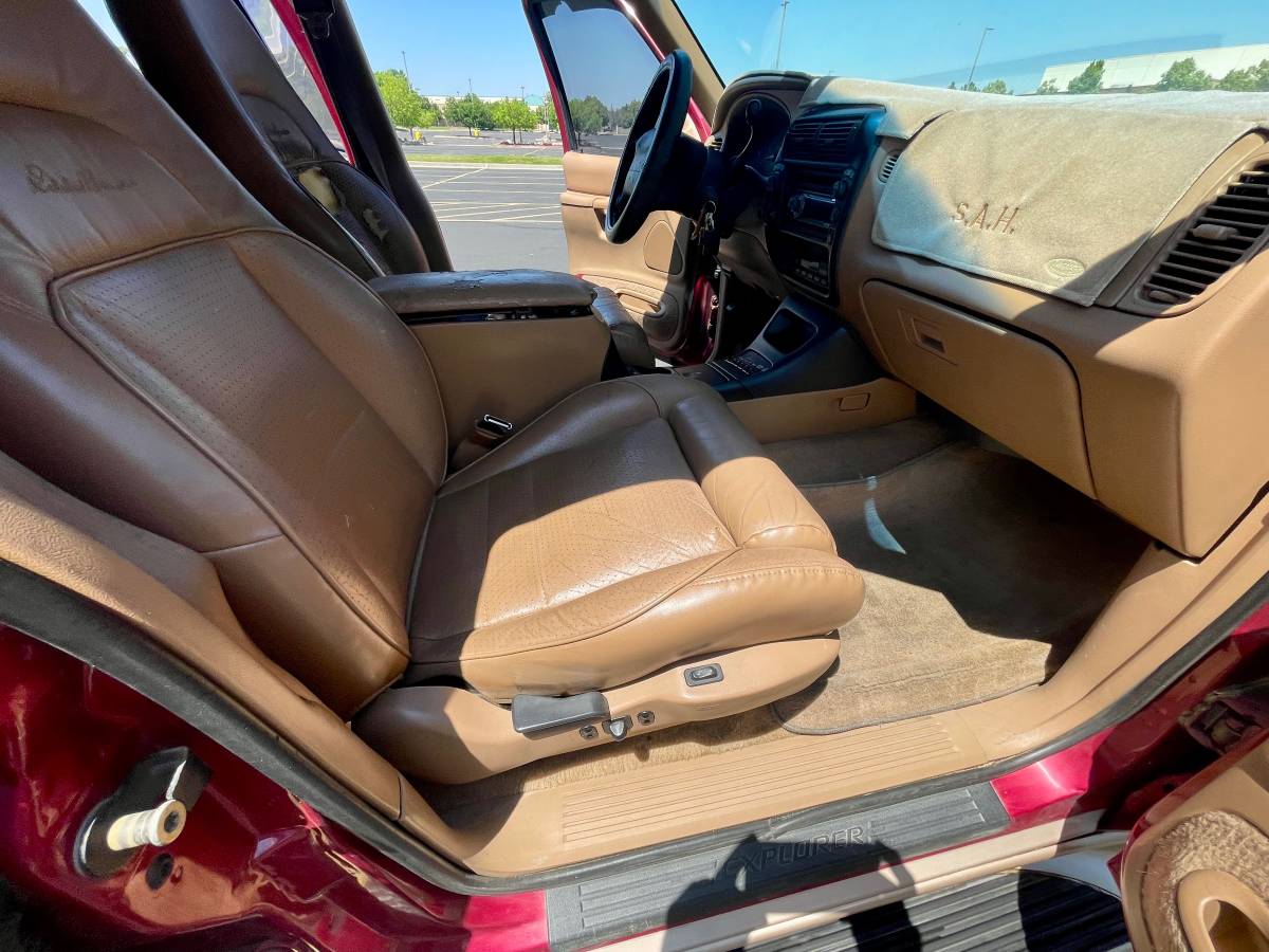 Ford-explorer-eddie-bauer-4x4-1996-red-13