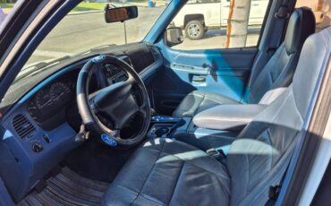 Ford-explorer-xlt-2wd-1995-white-1
